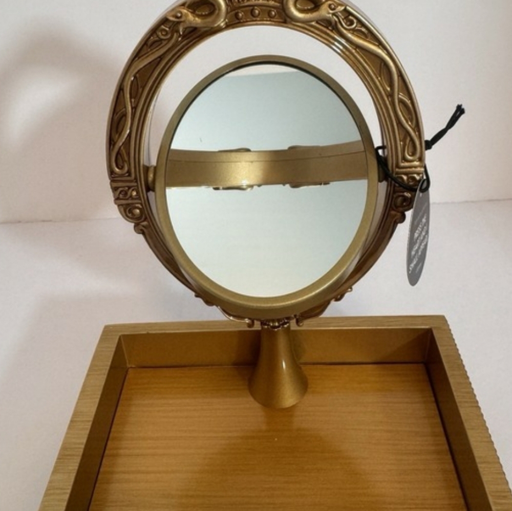 🍎 Donations Soon🍎 Disney Evil Queen Mirror - Picture 2 of 5